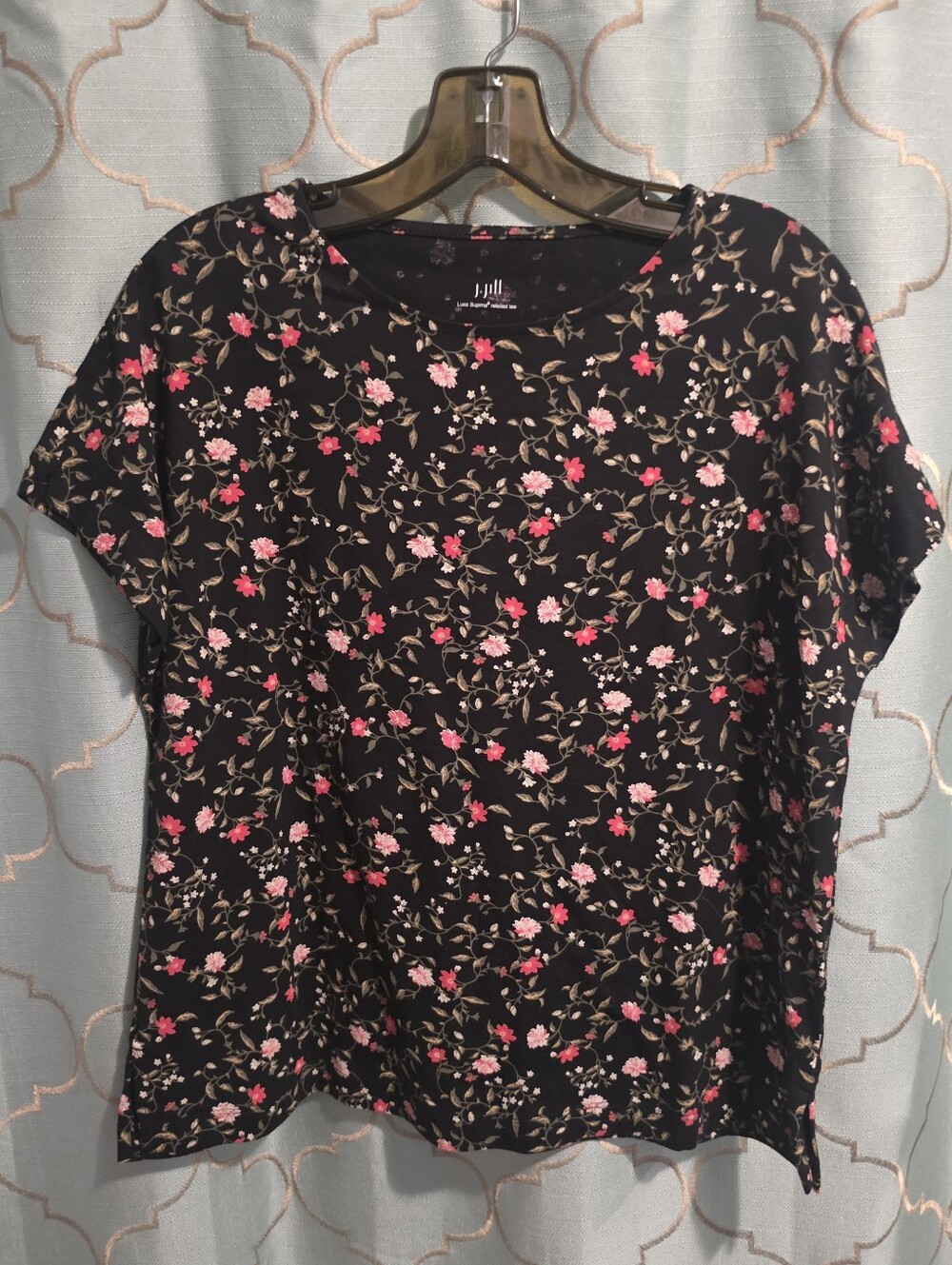 J. Jill Black Blouse Pink White Floral Women's XS Luxe Supima Relaxed Tee Shirt